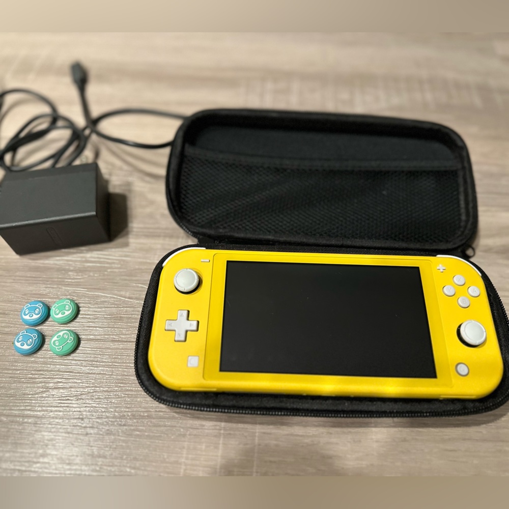 Nintendo Switch Lite (Yellow)